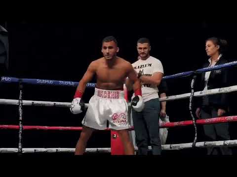 Rival RFX-Guerrero Pro Fight Gloves - SF-F